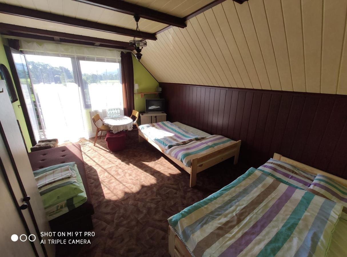 Agroturystyka Pod Kolami Myczkowce Zimmer foto