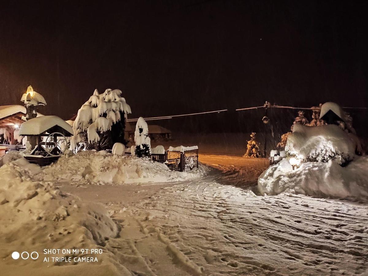 Agroturystyka Pod Kolami Myczkowce Exterior foto