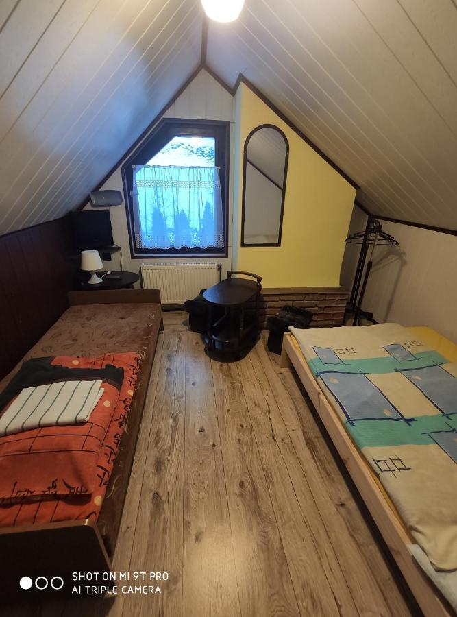 Agroturystyka Pod Kolami Myczkowce Zimmer foto
